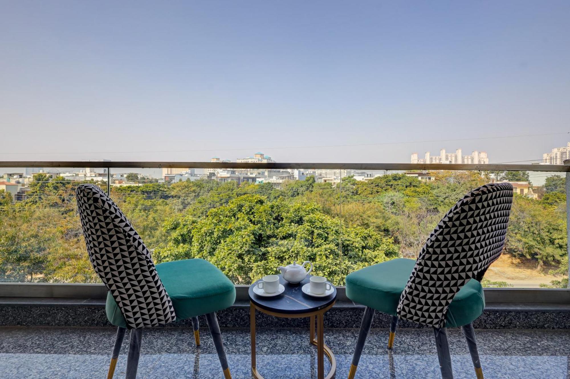 1Bhk Suites Opp Marriott - Huda City Centre Gurgaon Exterior photo