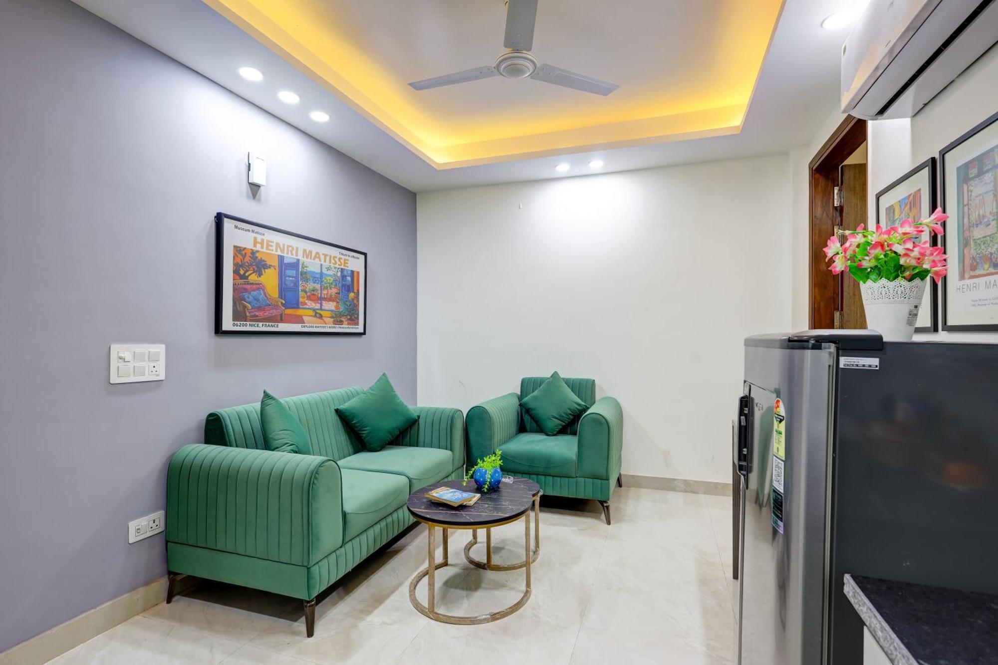 1Bhk Suites Opp Marriott - Huda City Centre Gurgaon Exterior photo
